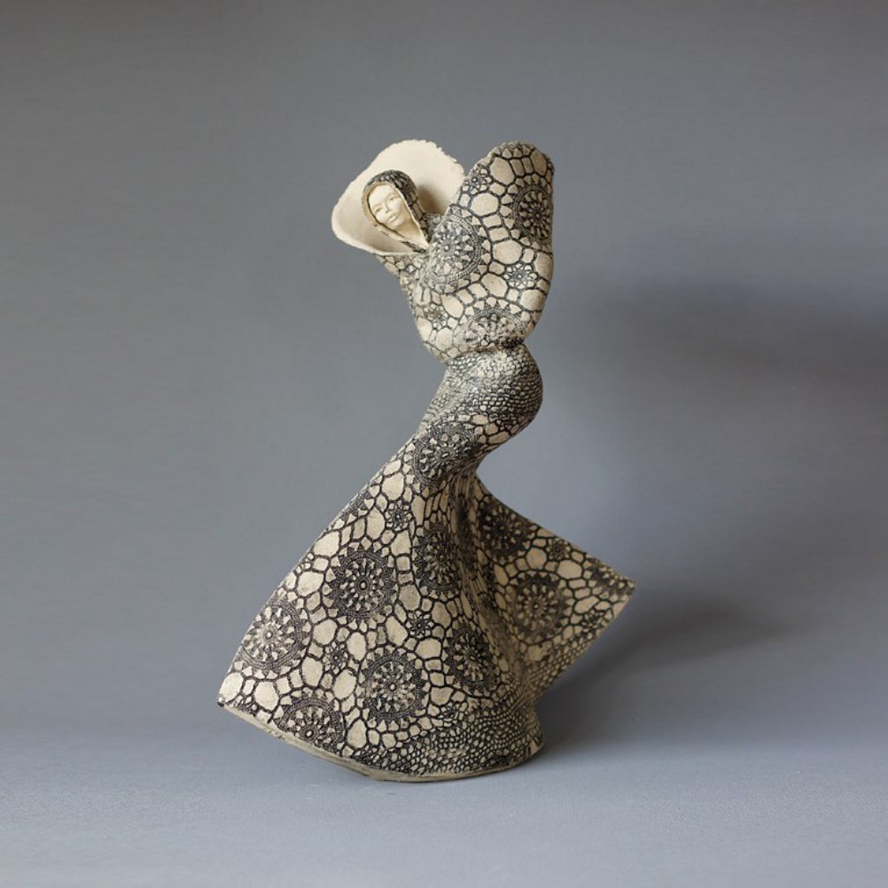 Delicate Female Ceramic Sculptures By Jeanne Sarah Bellaiche (4)