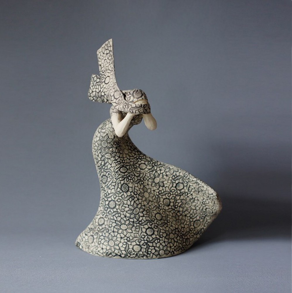 Delicate Female Ceramic Sculptures By Jeanne Sarah Bellaiche (5)