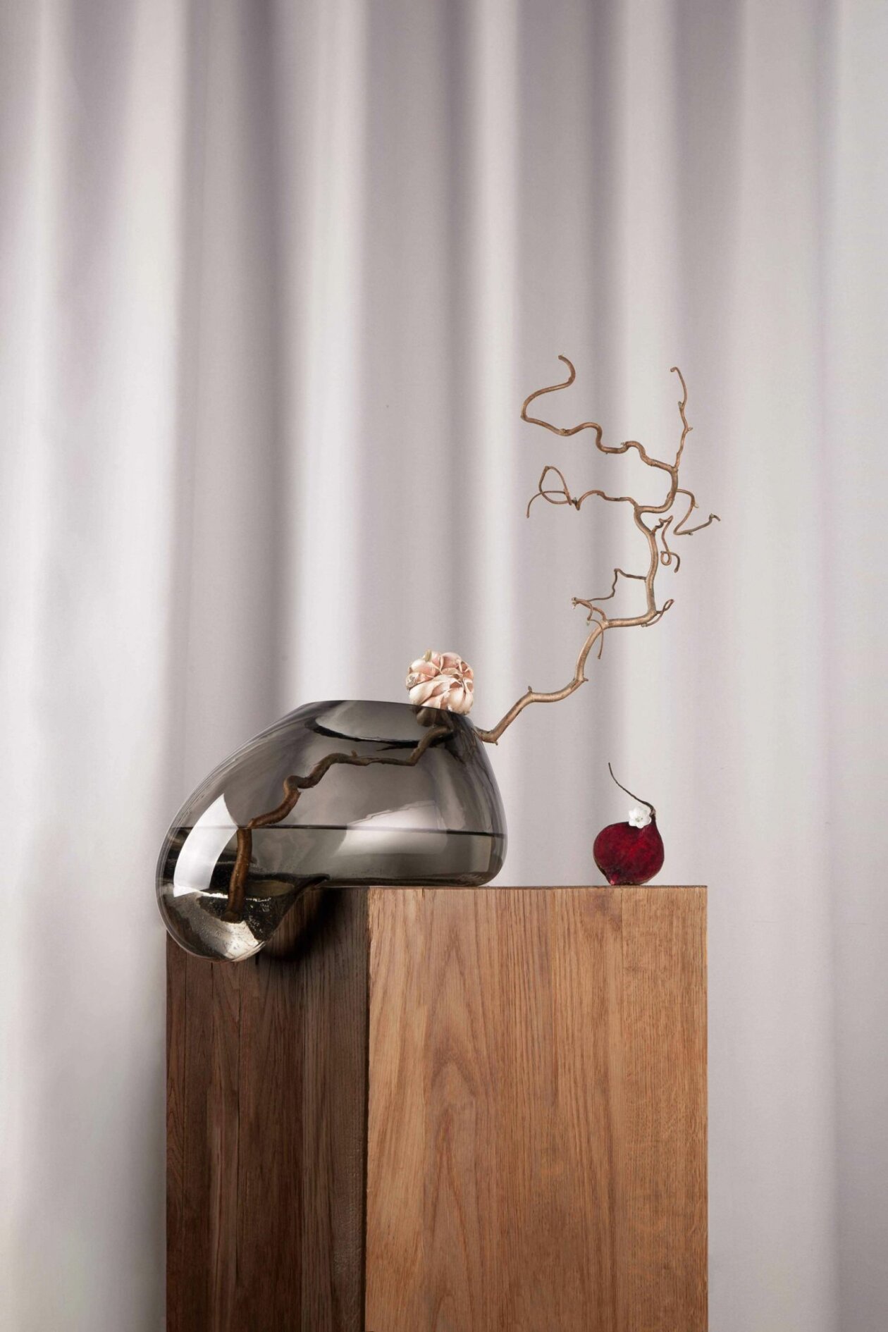 Gutta, A Melting Glass Vase Series By Kateryna Sokolova (20)