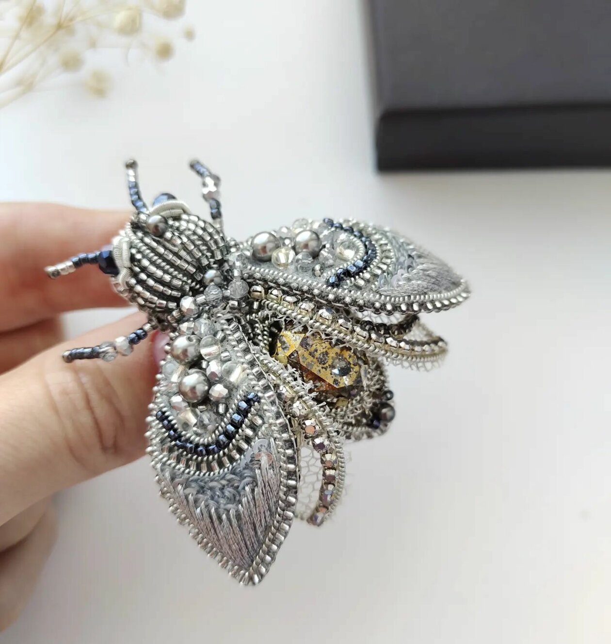 Marvelous Figurative Beaded Jewelry By Irina Nachatova (1)