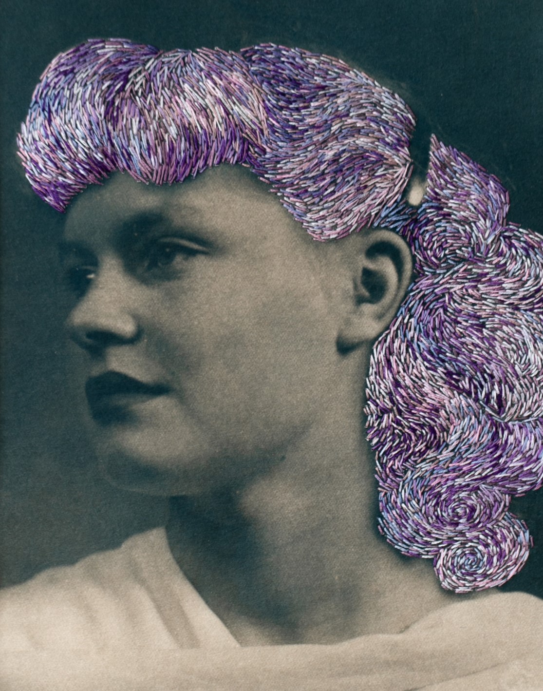 Embroidered Vintage Portraits By Han Cao (2)