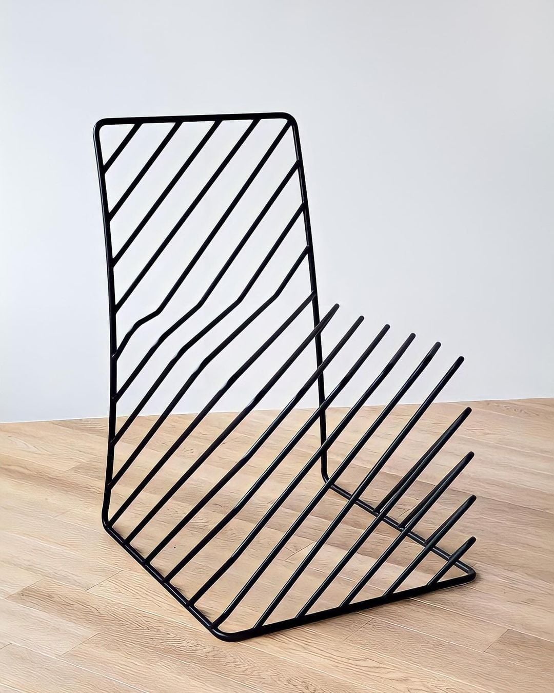 Minimalist Chair By Nendo Studio (1)