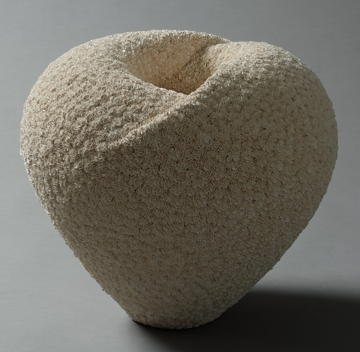 Intricately Coiled Porcelain Sculptures By Hattori Makiko (8)