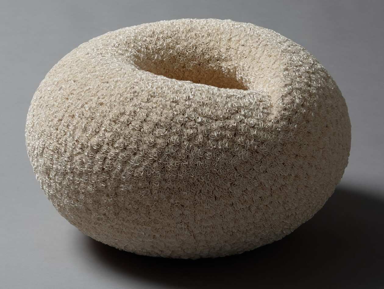 Intricately Coiled Porcelain Sculptures By Hattori Makiko (9)