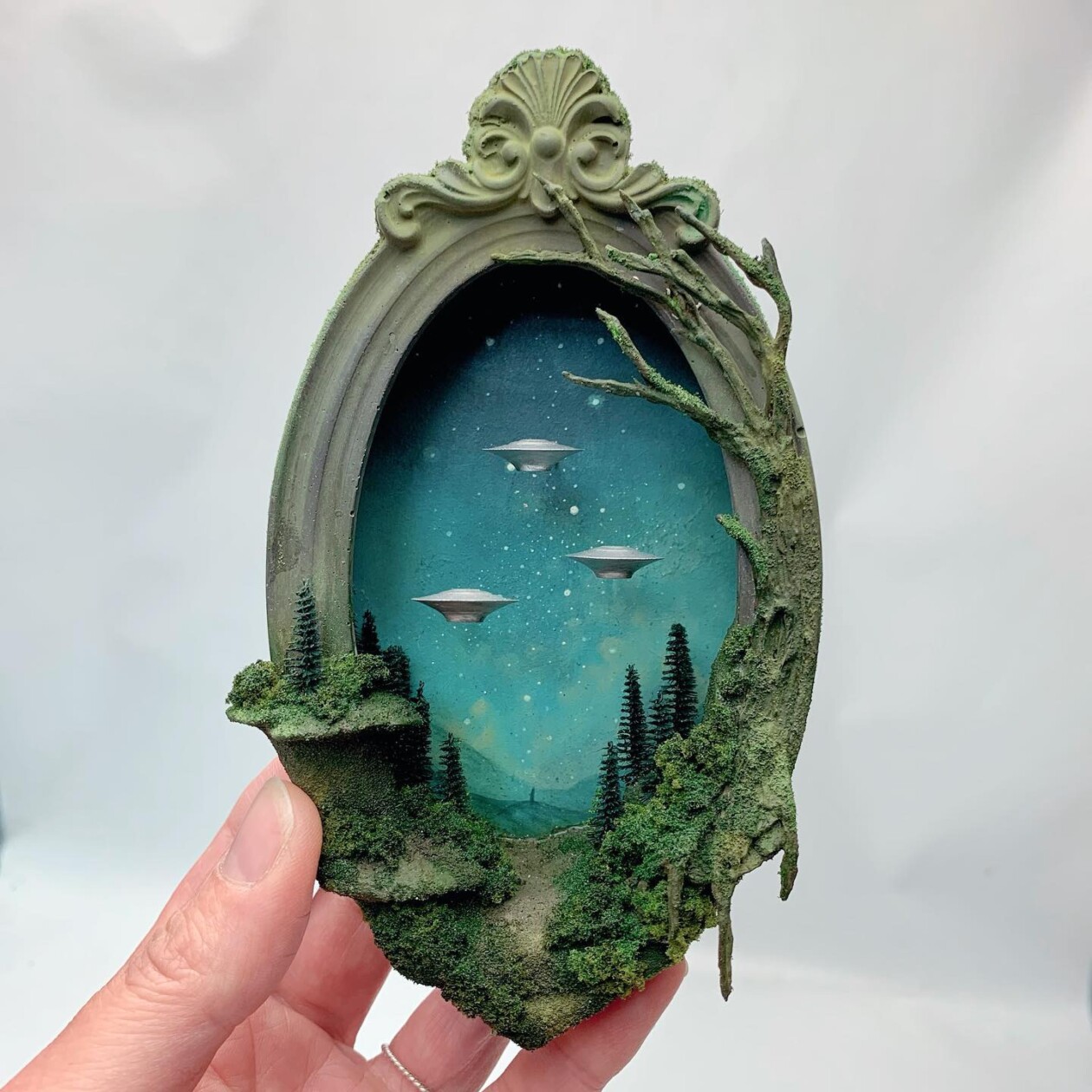 Magical Handmade Miniatures And Dioramas By Caroline Dewison (6)