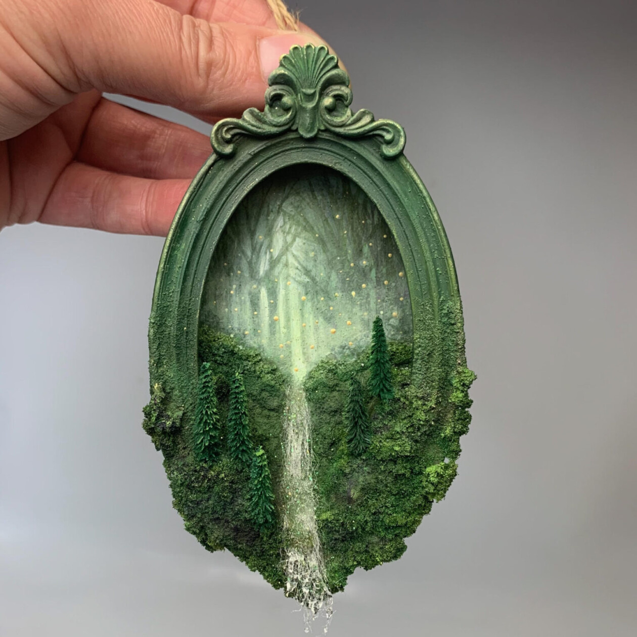 Magical Handmade Miniatures And Dioramas By Caroline Dewison (8)