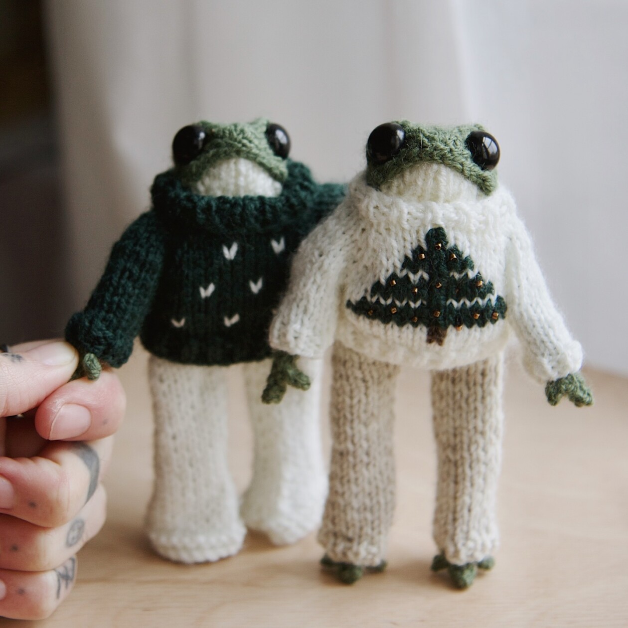 Enchanting Anthropomorphized Frog Crochet Patterns By Elliot (12)