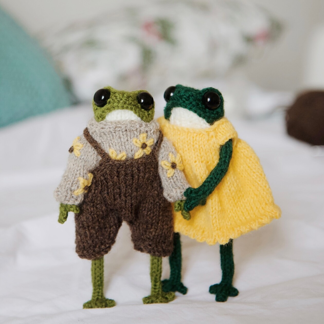 Enchanting Anthropomorphized Frog Crochet Patterns By Elliot (17)