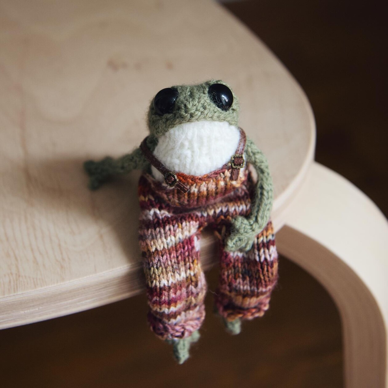 Enchanting Anthropomorphized Frog Crochet Patterns By Elliot (21)
