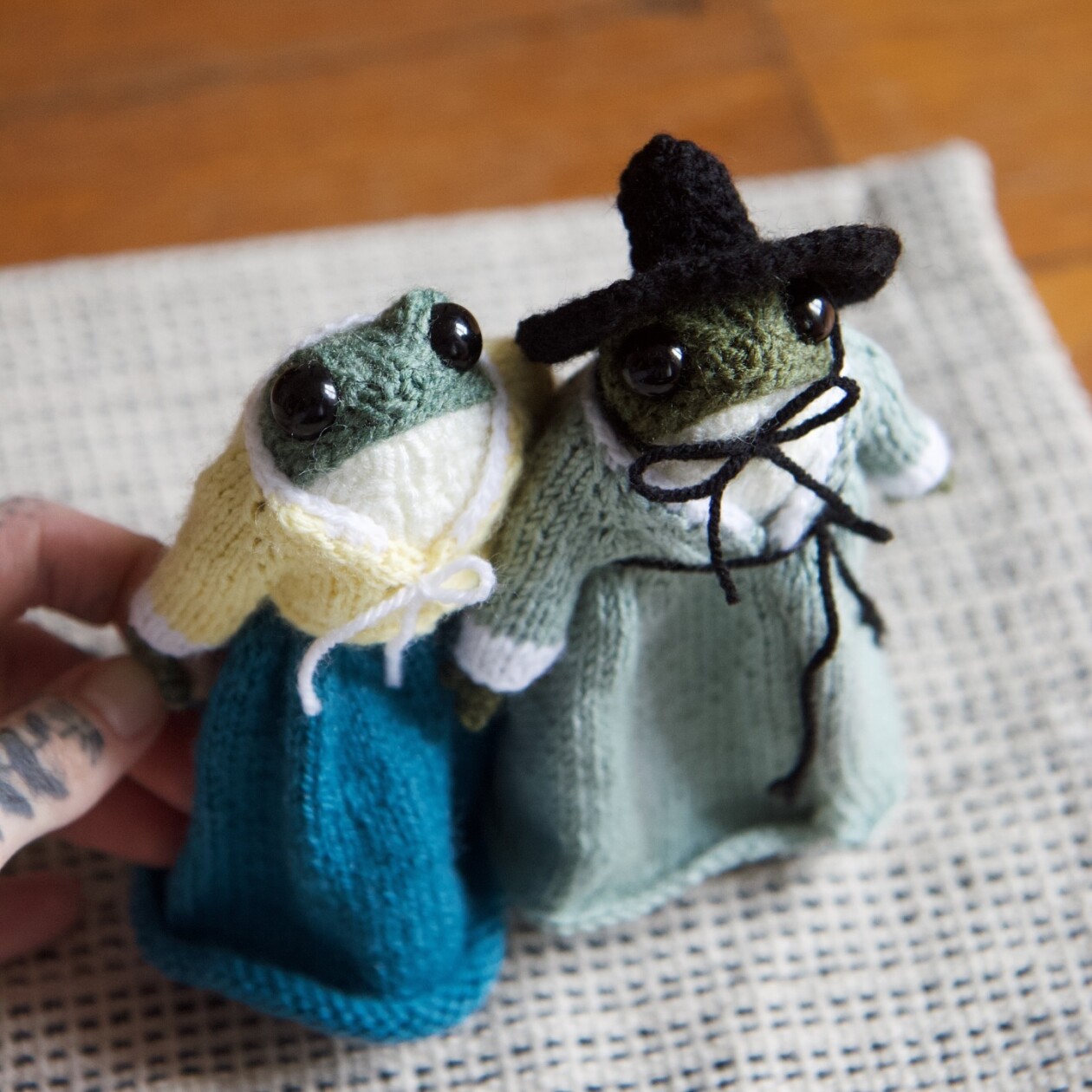 Enchanting Anthropomorphized Frog Crochet Patterns By Elliot (4)