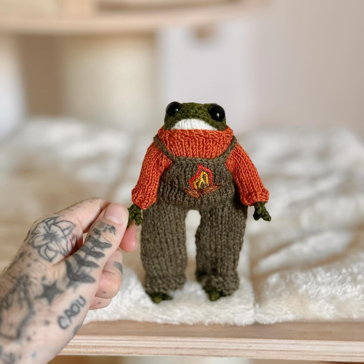 Enchanting Anthropomorphized Frog Crochet Patterns By Elliot (5)