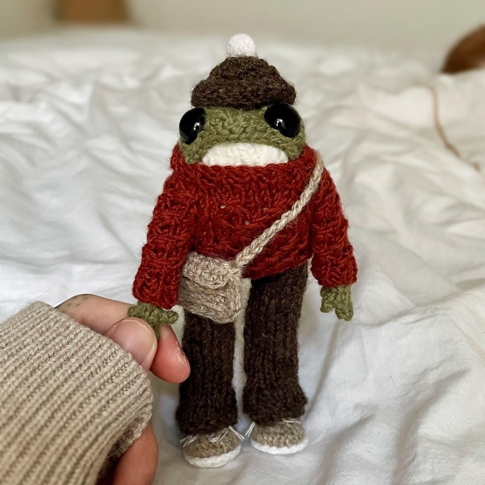 Enchanting Anthropomorphized Frog Crochet Patterns By Elliot (6)