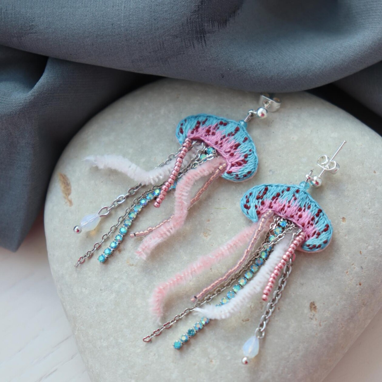Eye Catching Handmade Embroidered Earrings By Vivaembr (1)