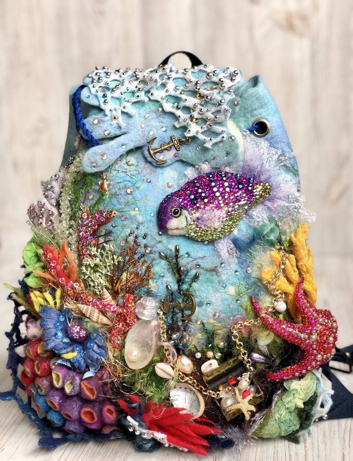 Intricate And Whimsical Hand Embroidered Felted Bags By Alena Kova (21)