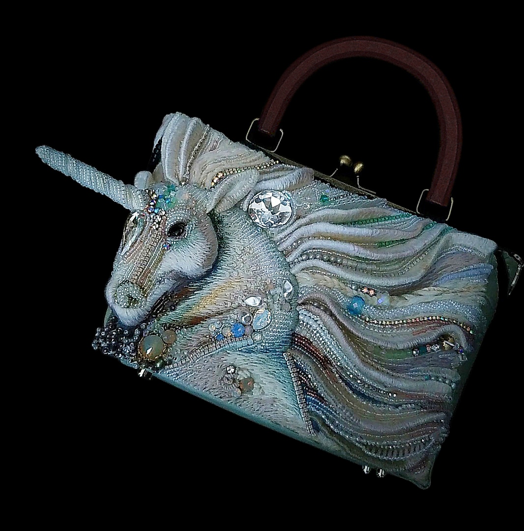 Intricate And Whimsical Hand Embroidered Felted Bags By Alena Kova (26)