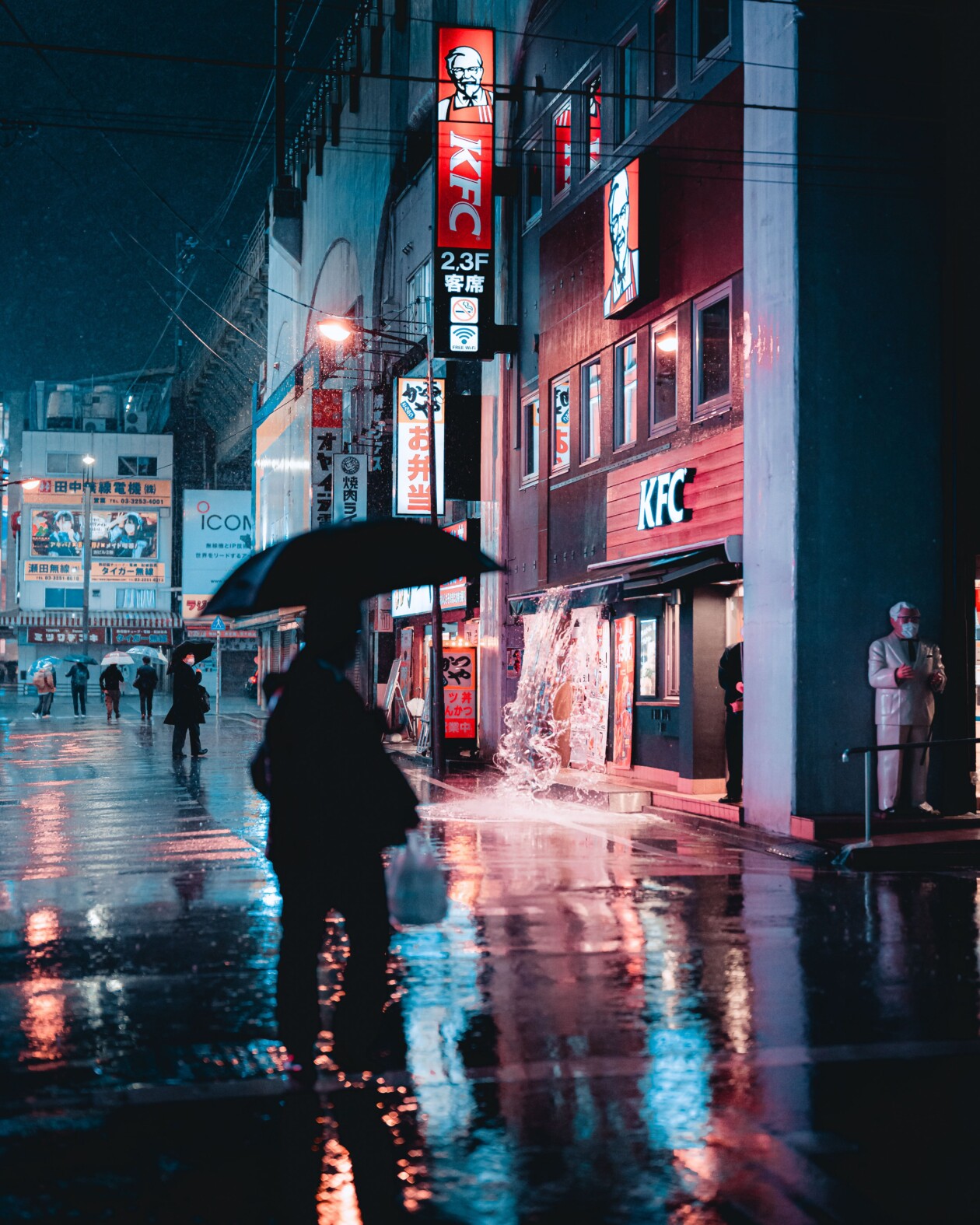 Akihabara, Roam In The Night City; A Fascinating Photography Series By Junya Watanabe (12)