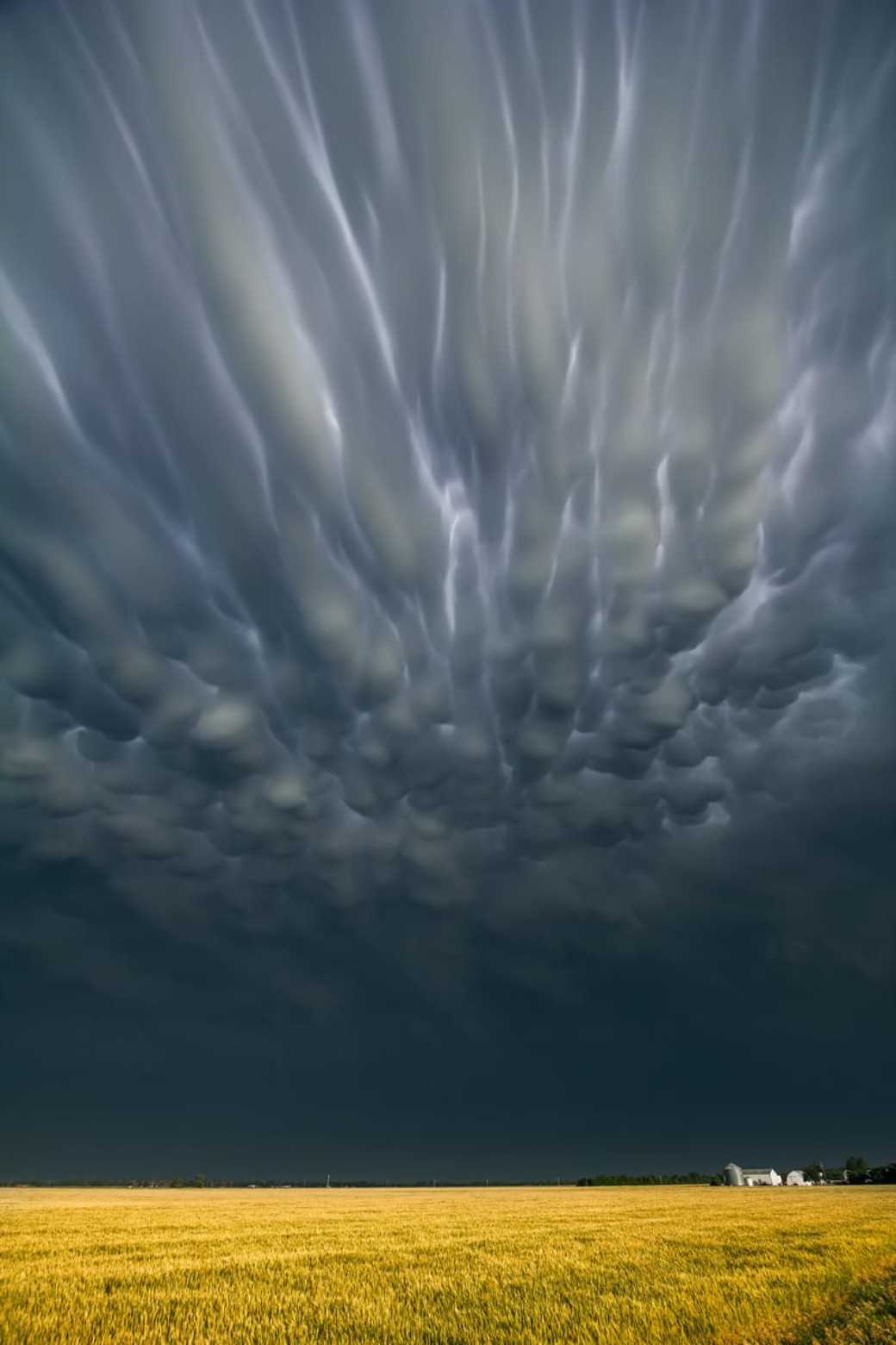 Awe Inspiring Skies By The Lens Of Extreme Storm Chaser Mike Hollingshead (12)