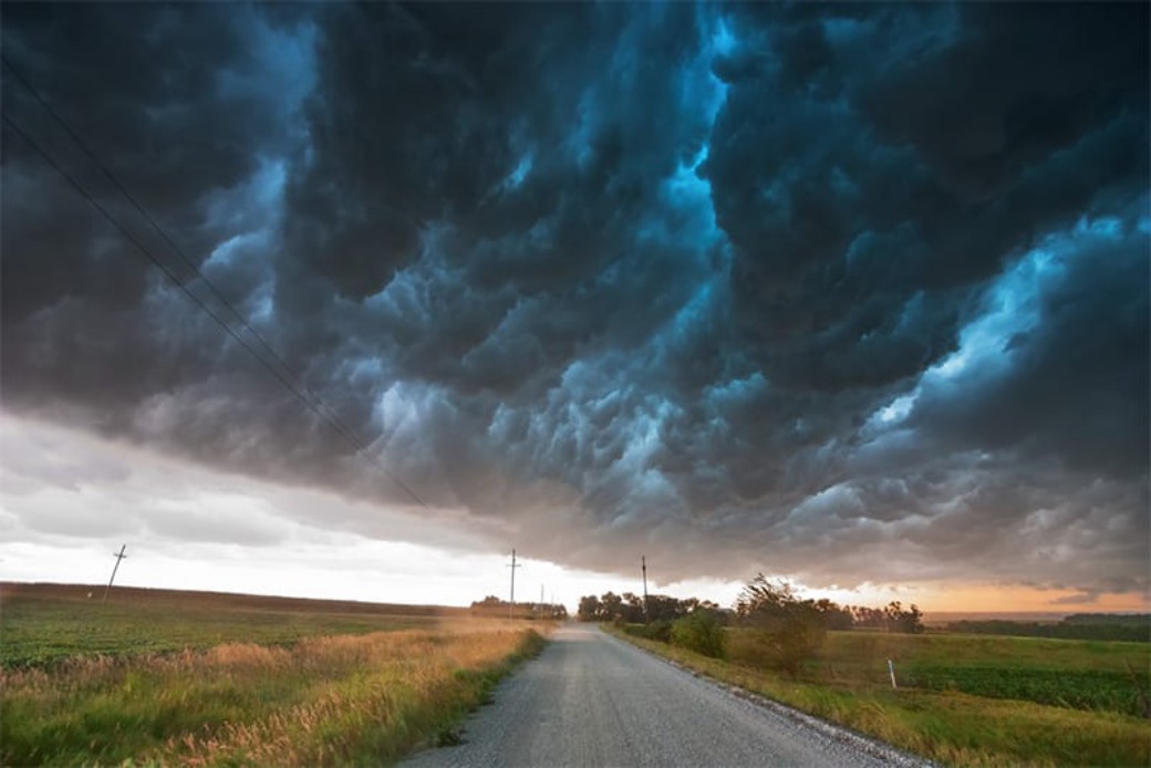 Awe Inspiring Skies By The Lens Of Extreme Storm Chaser Mike Hollingshead (8)