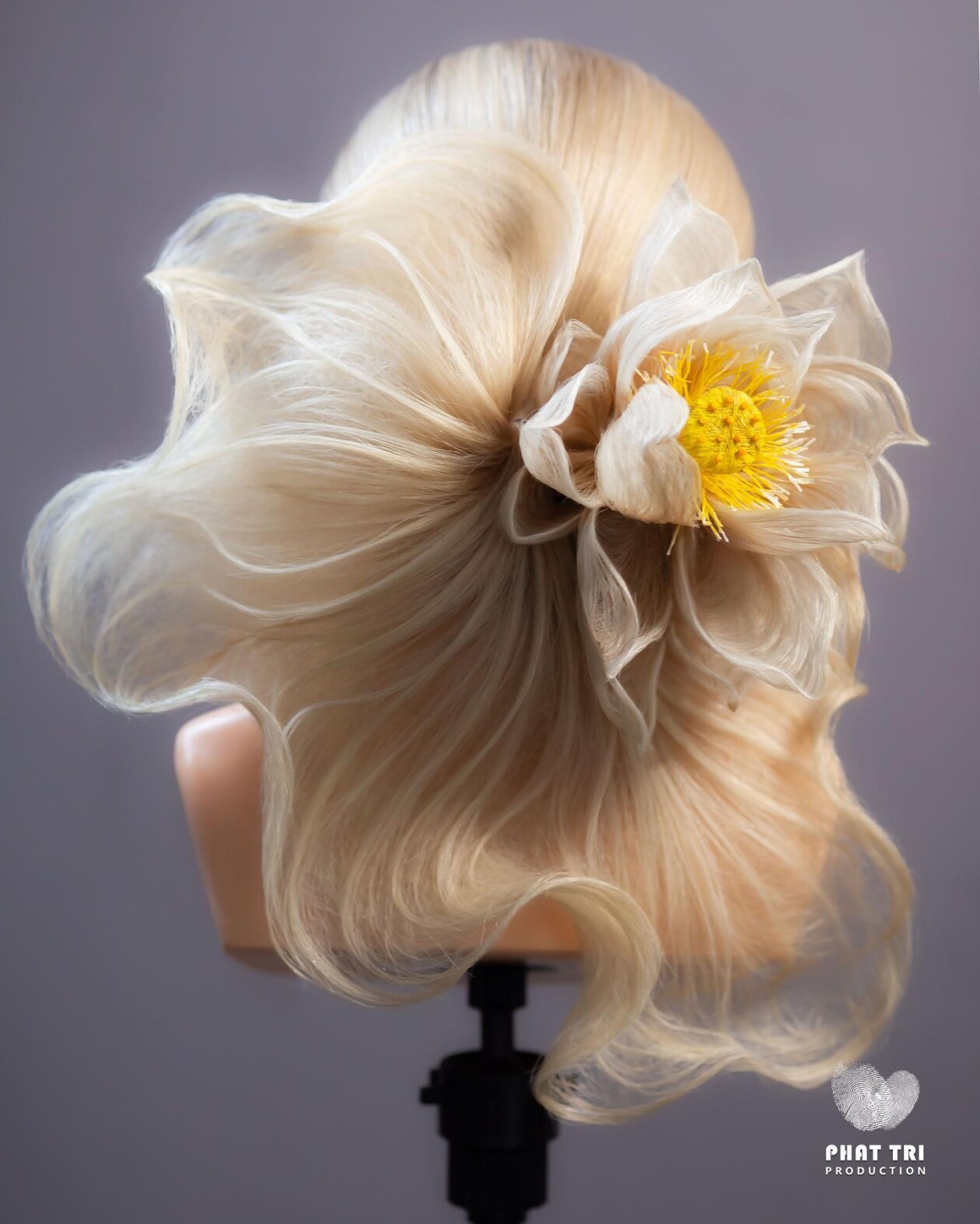 Beautiful Hairstyles That Look Like Ornate Flowers By Nguyen Phat Tri (1)