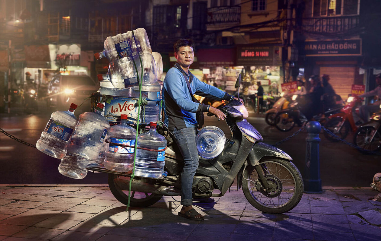 Bikes Of Hanoi, A Splendid Photography Series By Jon Enoch (1)