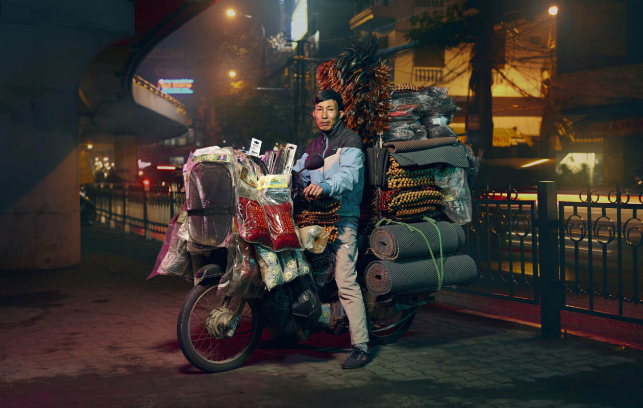 Bikes Of Hanoi, A Splendid Photography Series By Jon Enoch (2)