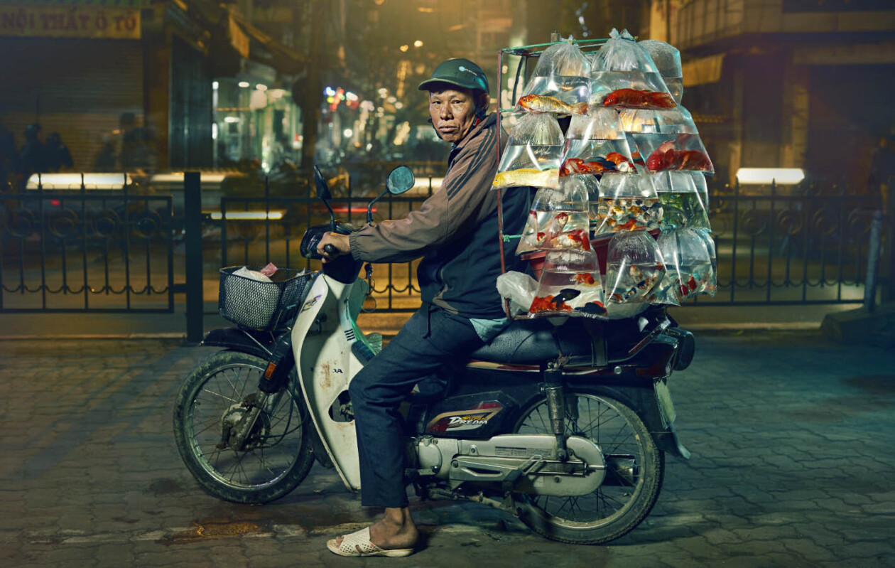 Bikes Of Hanoi, A Splendid Photography Series By Jon Enoch (4)