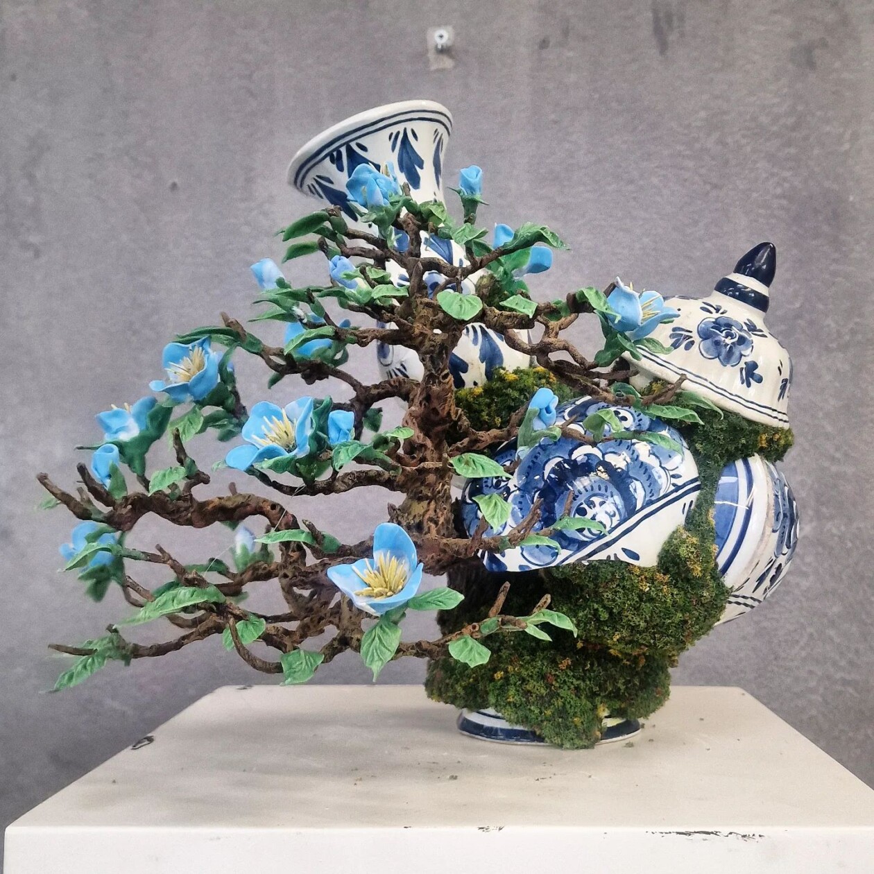 Bonsai Tree Sculptures Beautifully Bursting Through Broken Porcelain Vessels In Patrick Bergsma's Artworks (16)