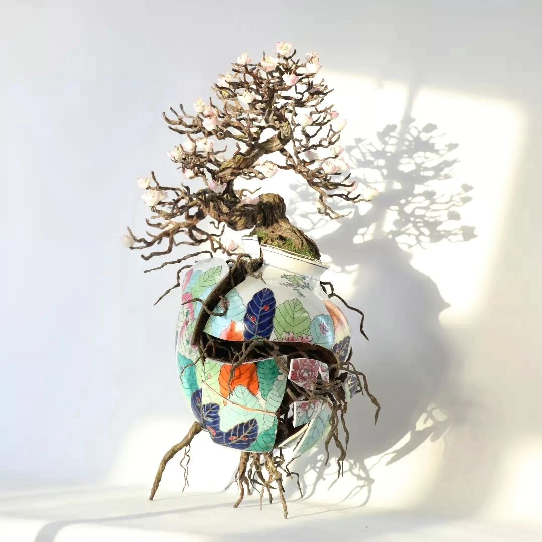 Bonsai Tree Sculptures Beautifully Bursting Through Broken Porcelain Vessels In Patrick Bergsma's Artworks (18)
