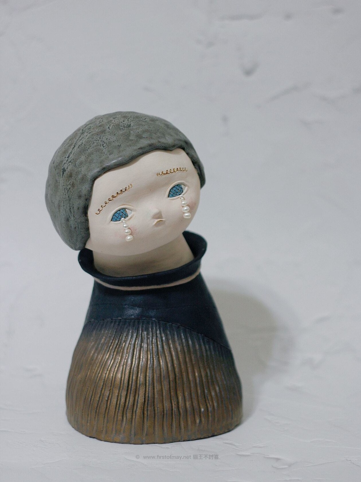 Delicate Ceramic Sculptures Of Figures Crying Pearls By First Of May Studio (10)