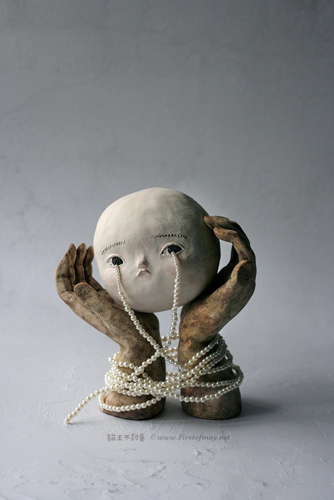 Delicate Ceramic Sculptures Of Figures Crying Pearls By First Of May Studio (11)