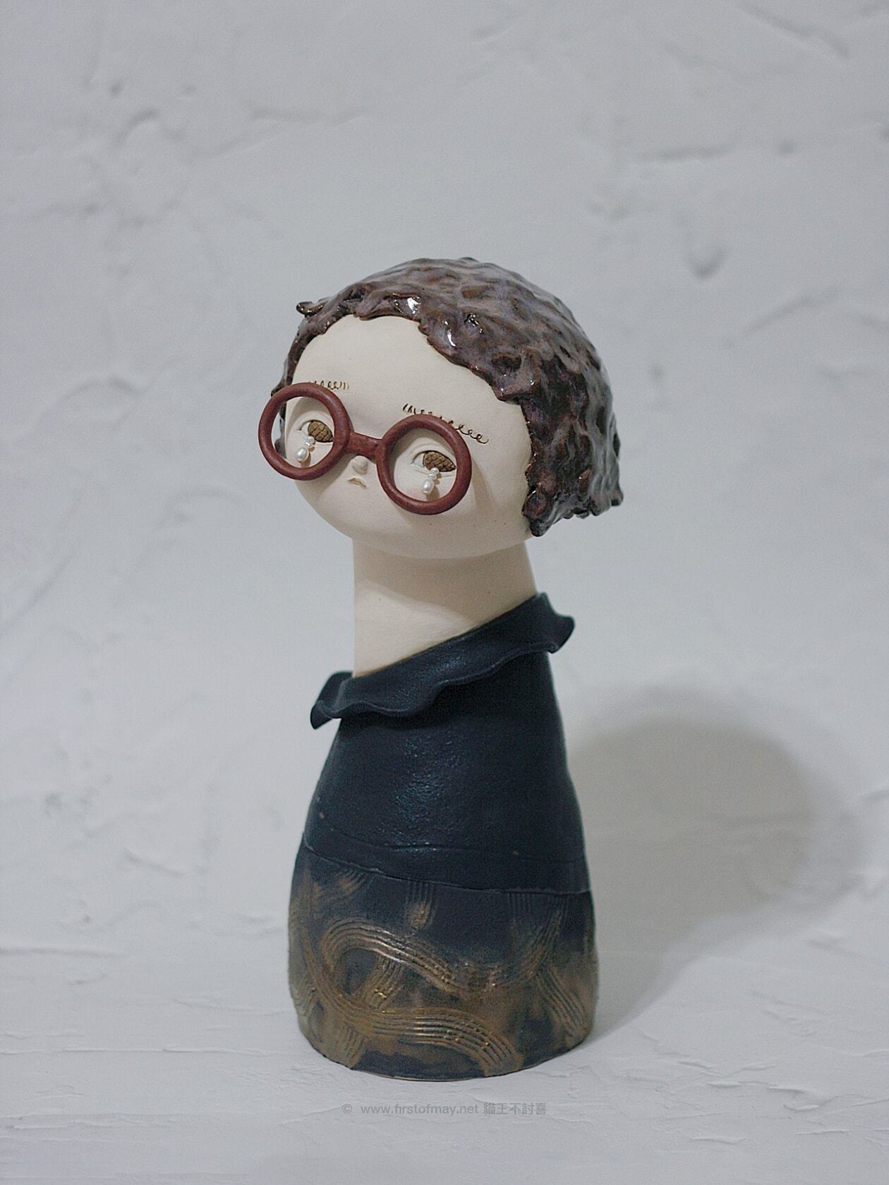 Delicate Ceramic Sculptures Of Figures Crying Pearls By First Of May Studio (13)