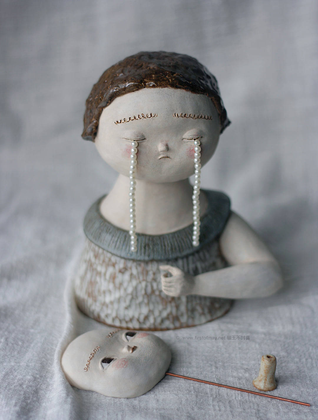 Delicate Ceramic Sculptures Of Figures Crying Pearls By First Of May Studio (14)