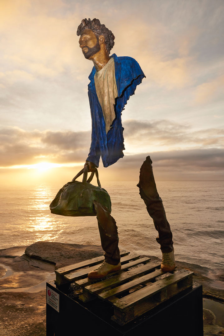 Les Voyageurs, Sculptures Of Fragmented Travelers By Bruno Catalano (6)