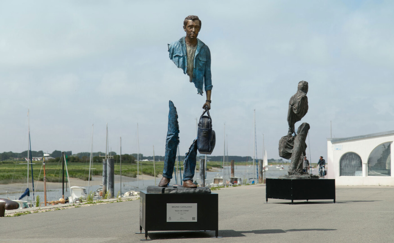 Les Voyageurs, Sculptures Of Fragmented Travelers By Bruno Catalano (8)