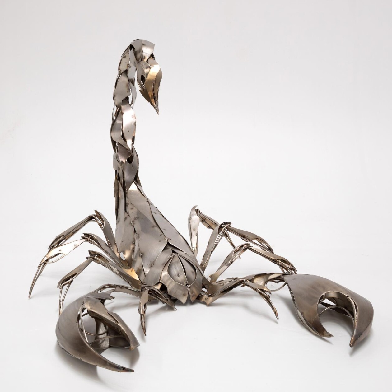 Magnificent Metallic Animal Sculptures Made With Sweeping Lines By Georgie Seccull (10)