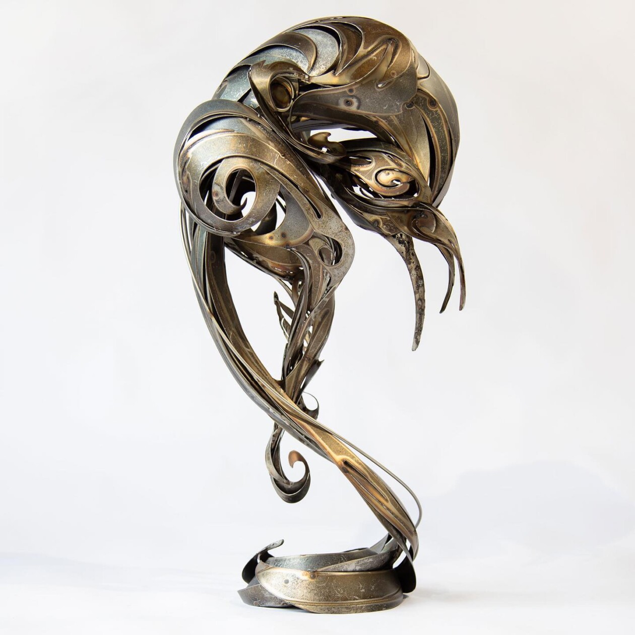 Magnificent Metallic Animal Sculptures Made With Sweeping Lines By Georgie Seccull (14)