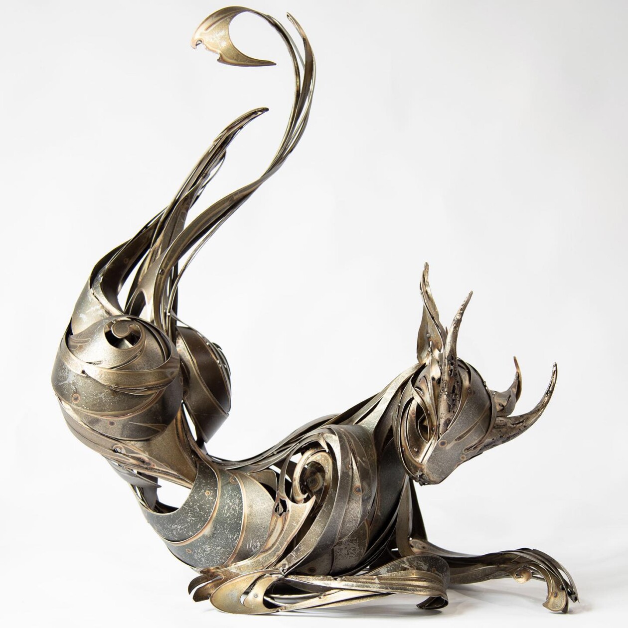 Magnificent Metallic Animal Sculptures Made With Sweeping Lines By Georgie Seccull (15)