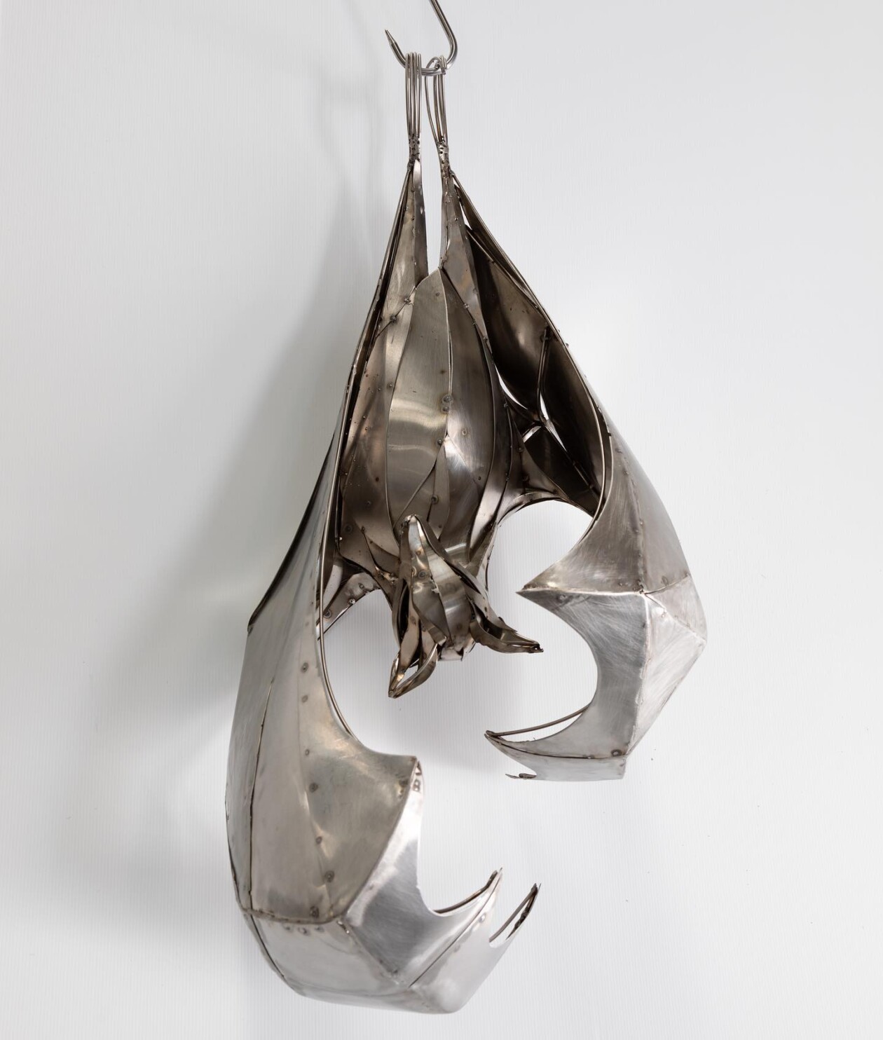 Magnificent Metallic Animal Sculptures Made With Sweeping Lines By Georgie Seccull (6)