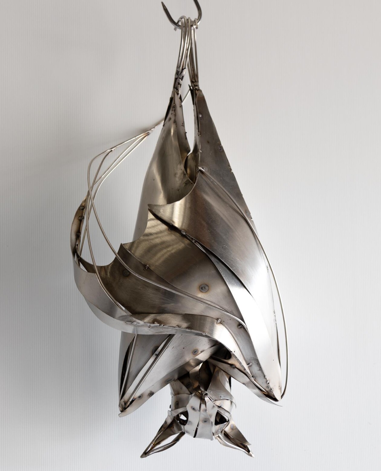 Magnificent Metallic Animal Sculptures Made With Sweeping Lines By Georgie Seccull (7)