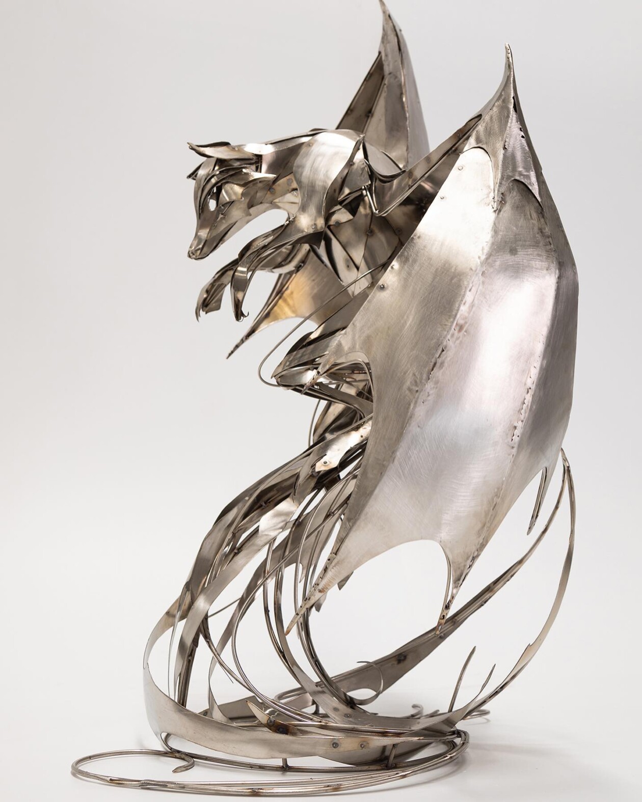 Magnificent Metallic Animal Sculptures Made With Sweeping Lines By Georgie Seccull (9)
