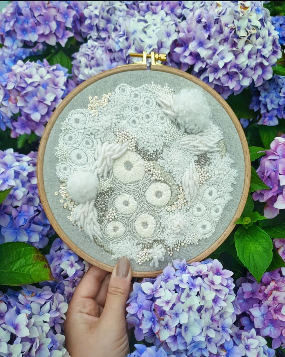 Marvelous Embroideries Inspired By Moss, Coral, And Lichen Forms By Hannah Kwasnycia (13)