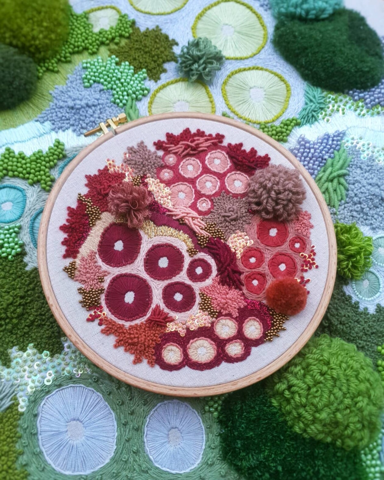 Marvelous Embroideries Inspired By Moss, Coral, And Lichen Forms By Hannah Kwasnycia (16)