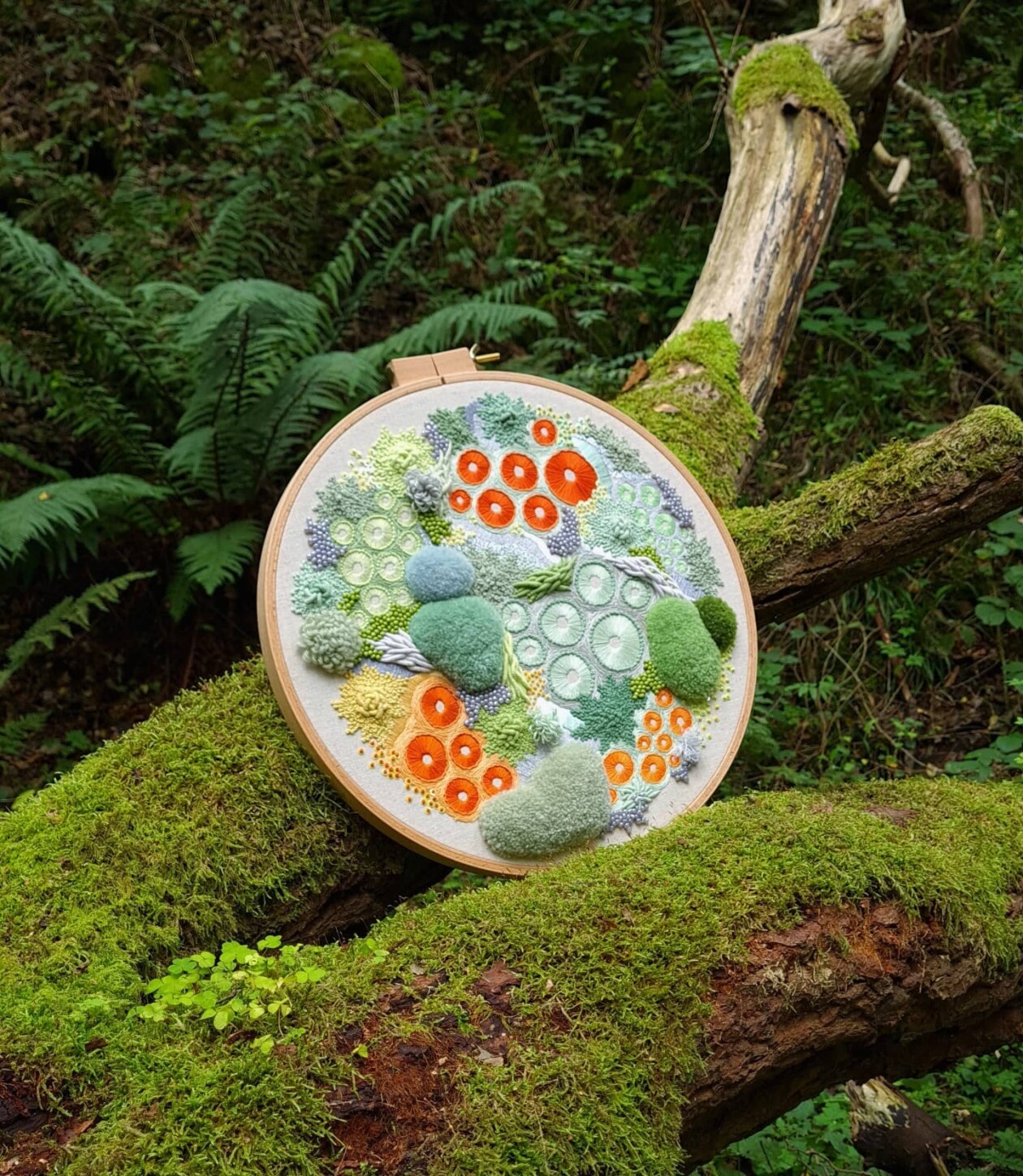 Marvelous Embroideries Inspired By Moss, Coral, And Lichen Forms By Hannah Kwasnycia (17)