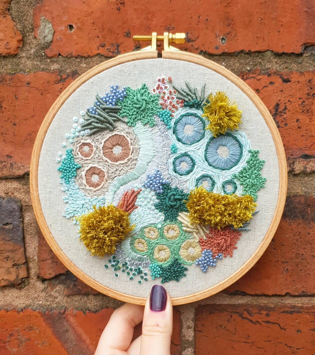 Marvelous Embroideries Inspired By Moss, Coral, And Lichen Forms By Hannah Kwasnycia (7)
