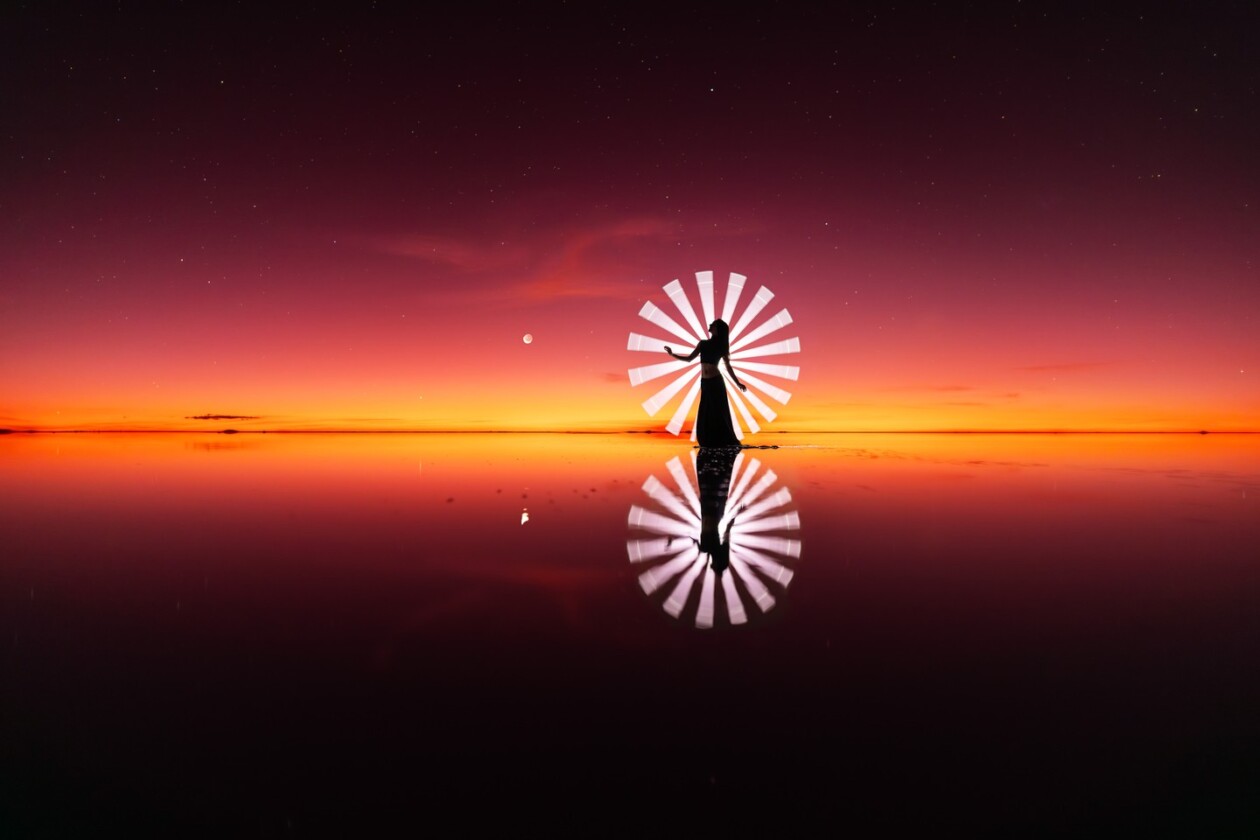 Mesmerizing Light Paintings Set Against A Fiery Red Sky At Bolivias Uyuni Salt Flat By Eric Pare And Kim Henry 3