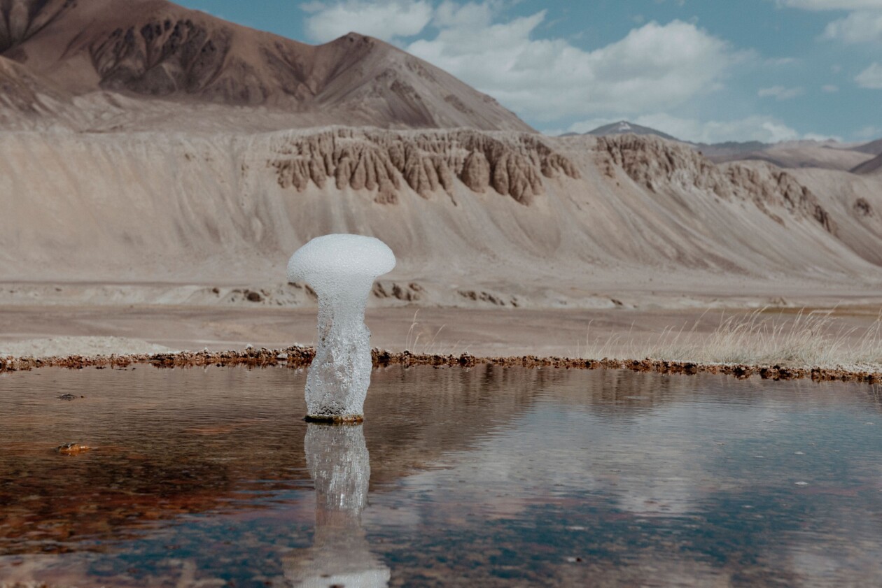 Photos Of A Tiny Geyser In Tajikistan’s Pamir Mountains By Øystein Sture Aspelund (13)