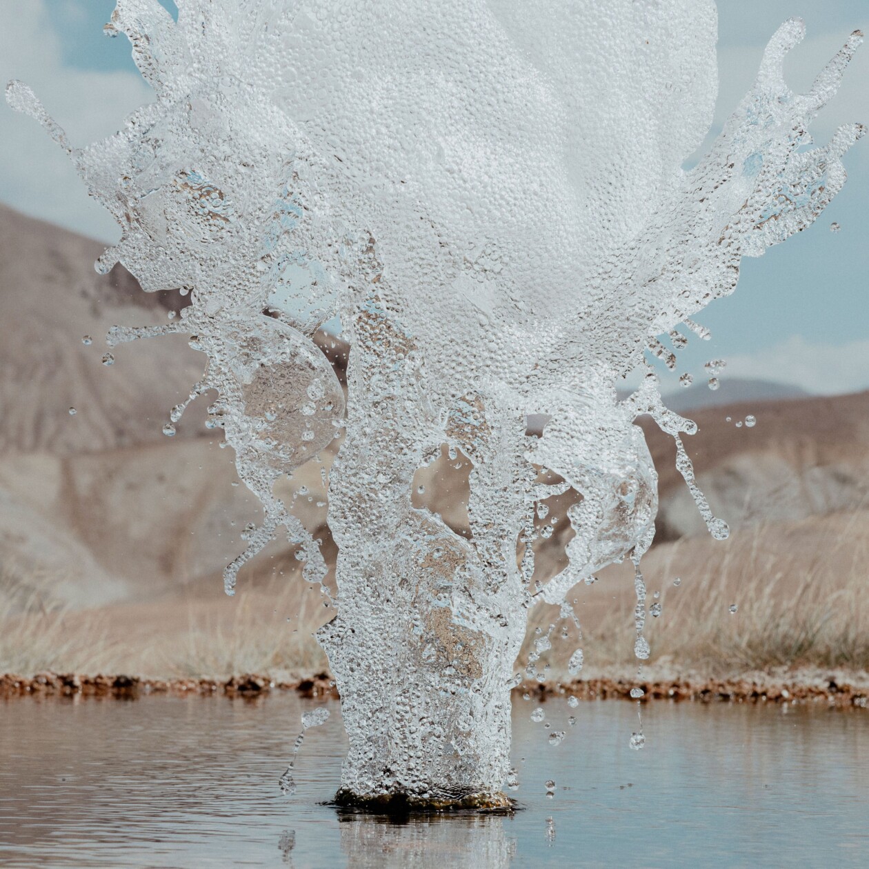 Photos Of A Tiny Geyser In Tajikistan’s Pamir Mountains By Øystein Sture Aspelund (26)