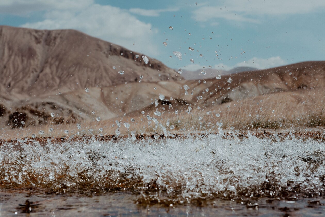 Photos Of A Tiny Geyser In Tajikistan’s Pamir Mountains By Øystein Sture Aspelund (31)