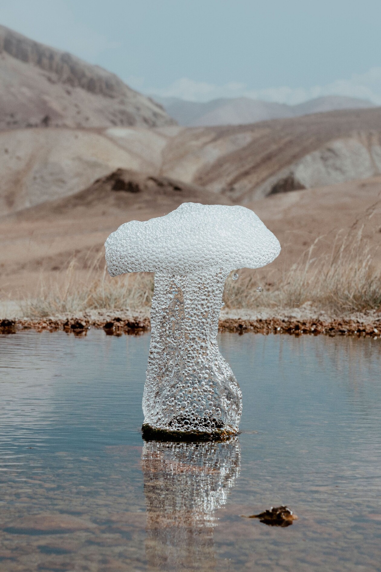Photos Of A Tiny Geyser In Tajikistan’s Pamir Mountains By Øystein Sture Aspelund (6)