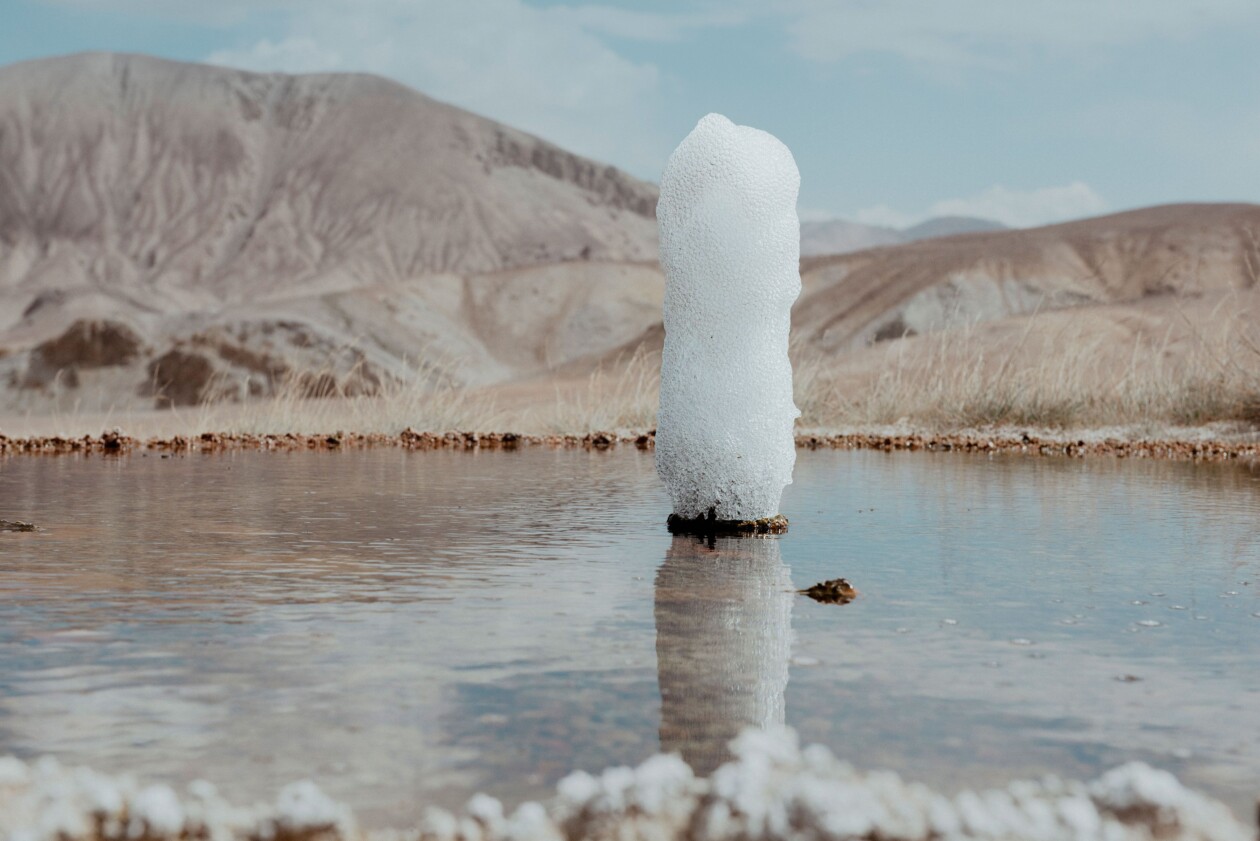 Photos Of A Tiny Geyser In Tajikistan’s Pamir Mountains By Øystein Sture Aspelund (9)